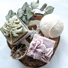 Charger l'image dans la galerie, COFFRET CADEAU BOX - SOINS DU VISAGE - KONJAC - Calypso Éco-savonnerie