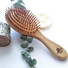 Charger l'image dans la galerie, BROSSE À CHEVEUX EN BAMBOU - Ecofriendly Bamboo hairbrush - Calypso Éco-savonnerie