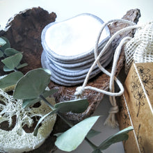 Charger l'image dans la galerie, LINGETTES DÉMAQUILLANTES en fibre de bambou - Soft eye make up remover bamboo wipes - Calypso Éco-savonnerie