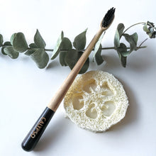 Charger l'image dans la galerie, BROSSE À DENT en bambou écologique - Ecofriendly toothbrush - Calypso Éco-savonnerie