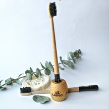 Charger l&#39;image dans la galerie, Ensemble BROSSE À DENT ET SUPPORT EN BAMBOU - Ecofriendly kit of toothbrush and bamboo holder - Calypso Éco-savonnerie
