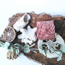 Charger l'image dans la galerie, SHAMPOOING SOLIDE - HIBISCUS ET COCO Shampoo bar - Calypso Éco-savonnerie