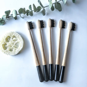 Ensemble de 5 BROSSES À DENTS en bambou écologique- Kit of 5 bamboo toothbrushes - Calypso Éco-savonnerie
