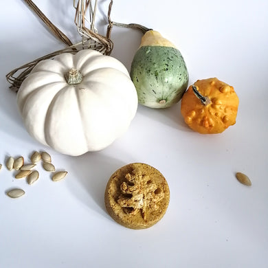 GALET - MASQUE SOLIDE fondant au THÉ CHAI ET CITROUILLE - Squash and clay solid mask - Calypso Éco-savonnerie
